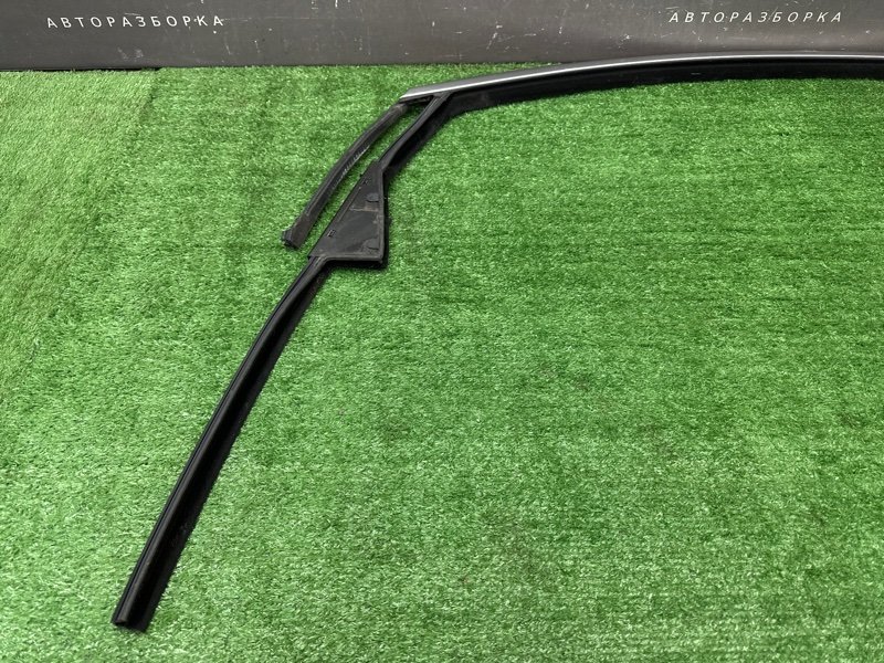 Уплотнитель стекла направляющий Opel Astra J