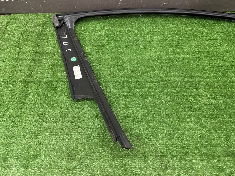 Уплотнитель стекла направляющий Opel Astra J