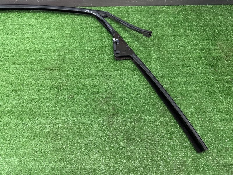 Уплотнитель стекла направляющий Opel Astra J