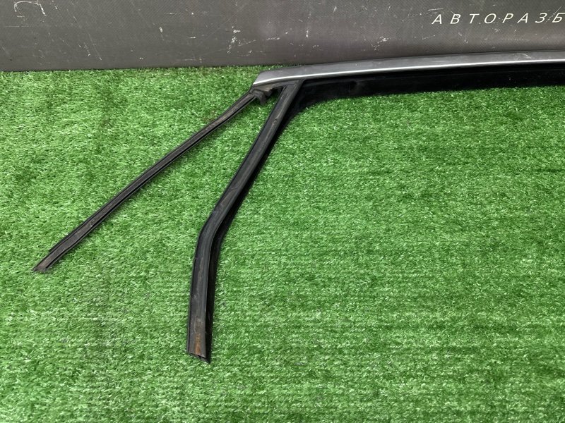 Уплотнитель стекла направляющий Opel Astra J