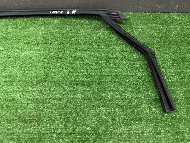 Уплотнитель стекла направляющий Ford Mondeo 4