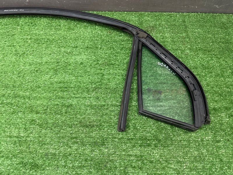 Уплотнитель стекла направляющий Chevrolet Orlando J309