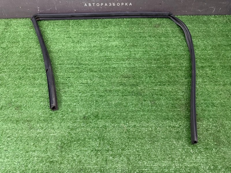 Уплотнитель стекла направляющий Chevrolet Spark