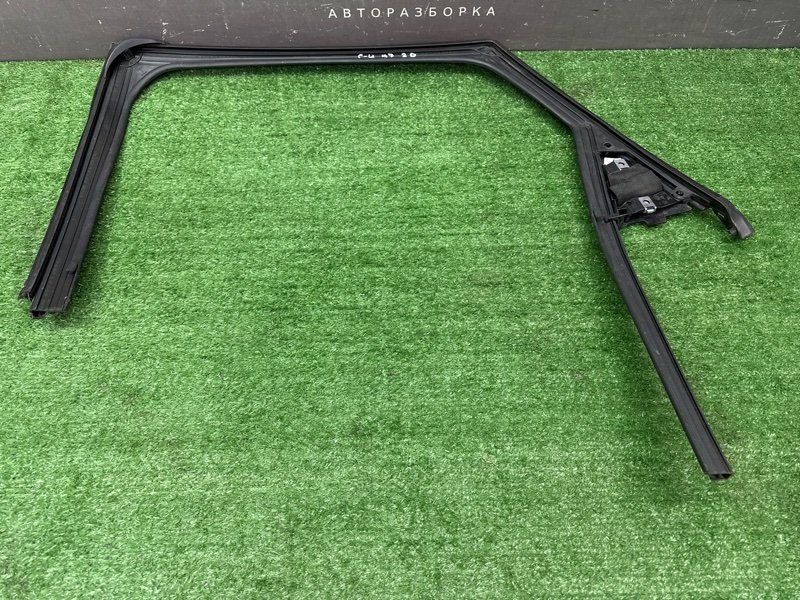 Уплотнитель стекла направляющий Citroen C 4