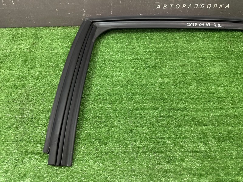 Уплотнитель стекла направляющий Citroen C 4