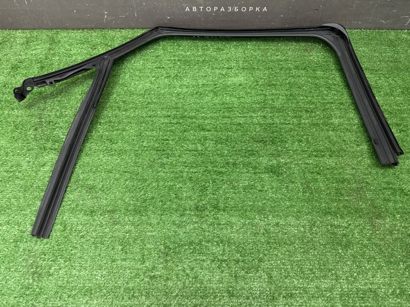 Уплотнитель стекла направляющий Citroen C 4