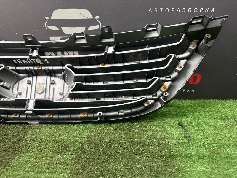 Решетка радиатора Kia Cerato 1 LD