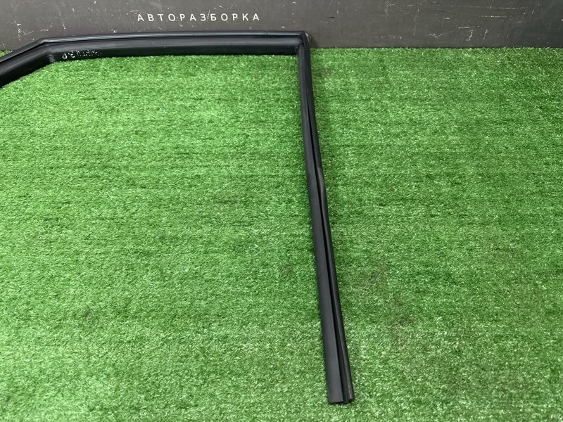 Уплотнитель стекла направляющий Chevrolet Lacetti