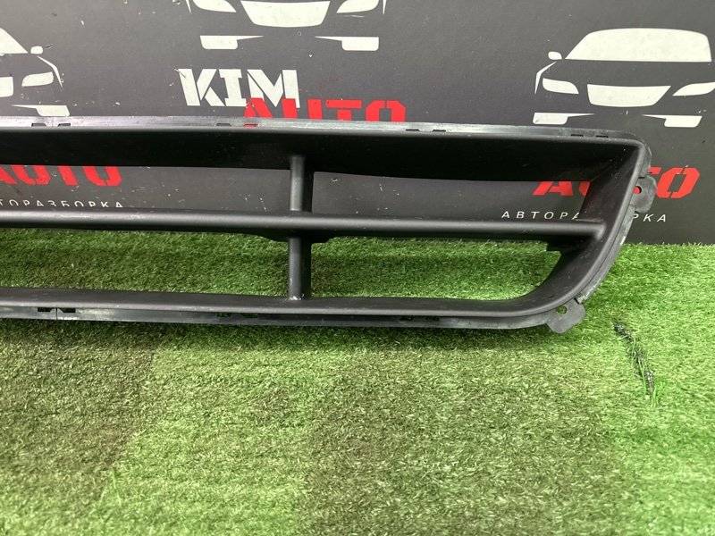 Решетка бампера нижняя Kia Ceed 1 ED