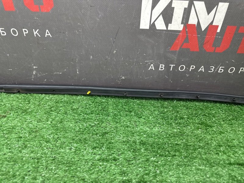 Уплотнитель двери нижний Citroen C 4