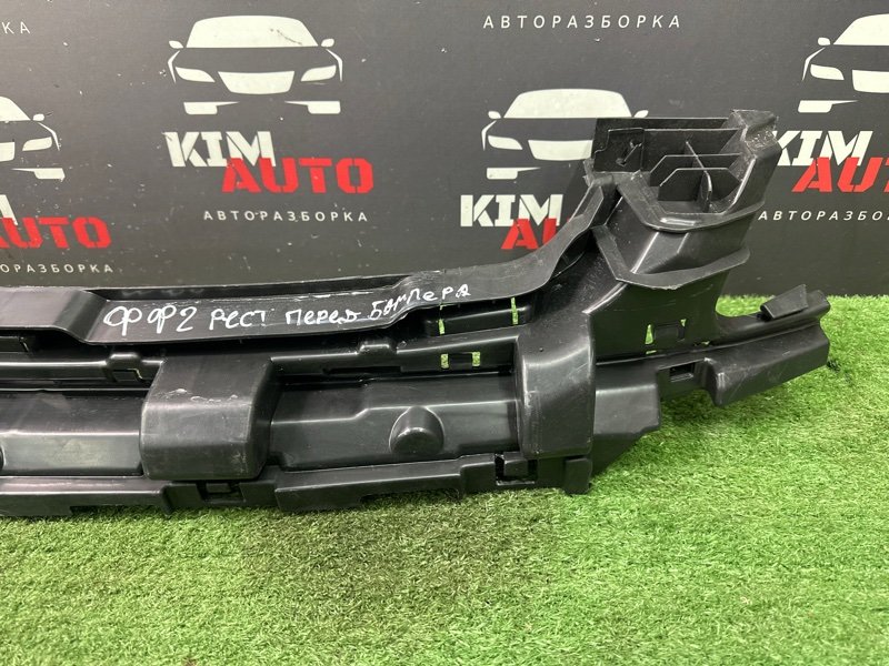 Абсорбер переднего бампера Ford Focus 2