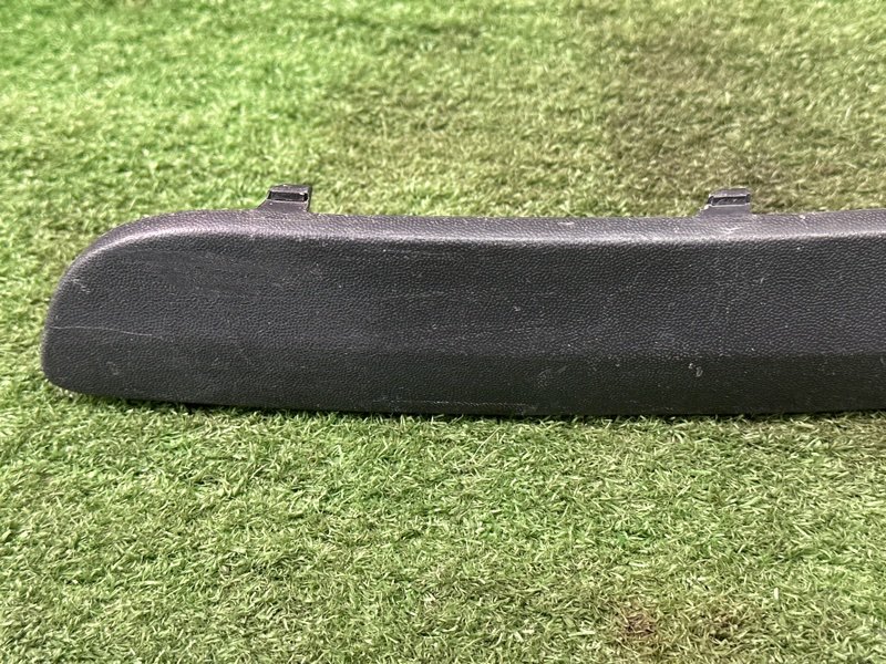 Накладка переднего бампера Skoda Fabia 1