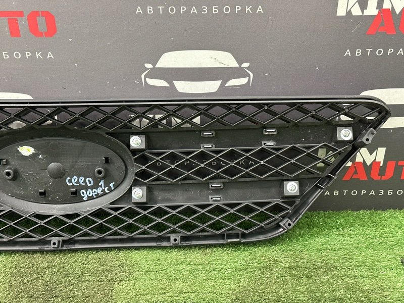 Решетка радиатора (аналог) Kia Ceed 1