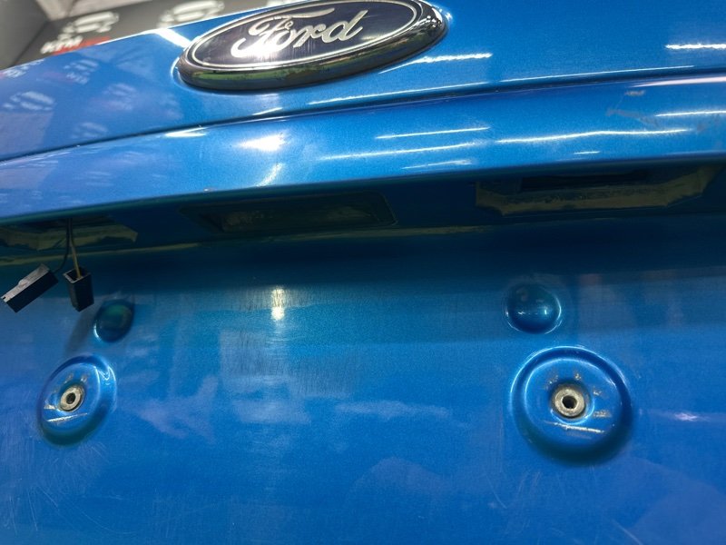 Крышка багажника Ford Focus 2