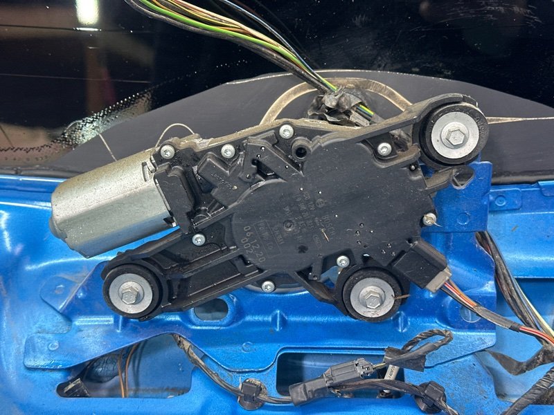 Крышка багажника Ford Focus 2