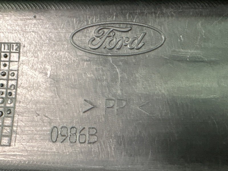 Накладка заднего бампера Ford Mondeo 3