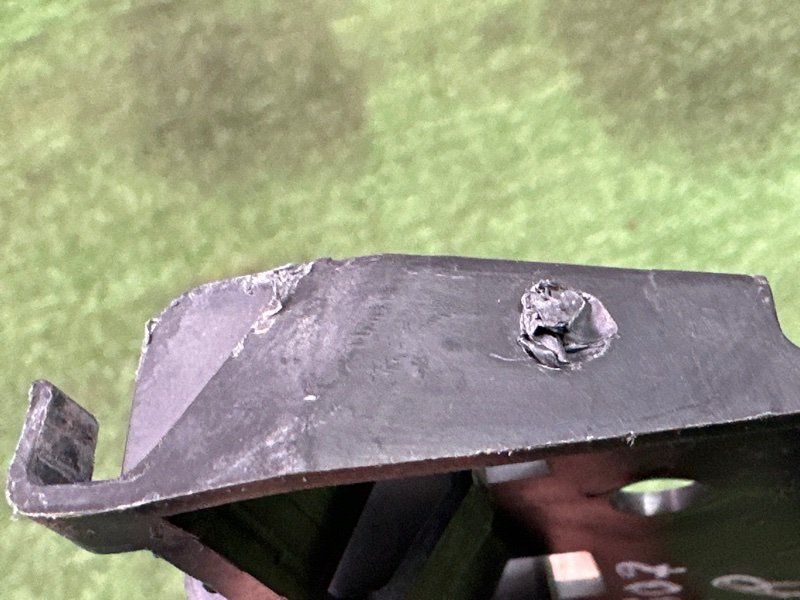 Кронштейн бампера Peugeot 307