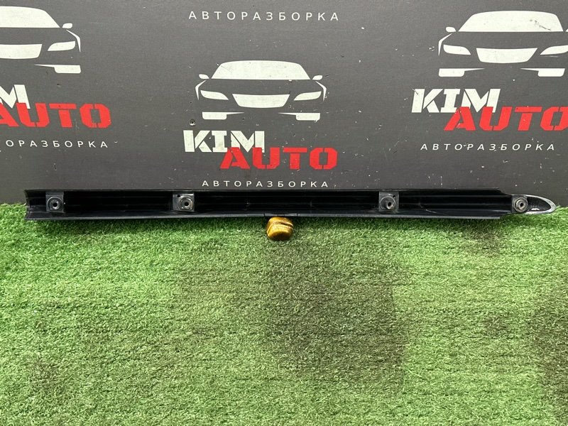 Накладка переднего бампера Mitsubishi Colt