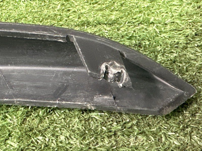 Накладка переднего бампера Opel Astra H