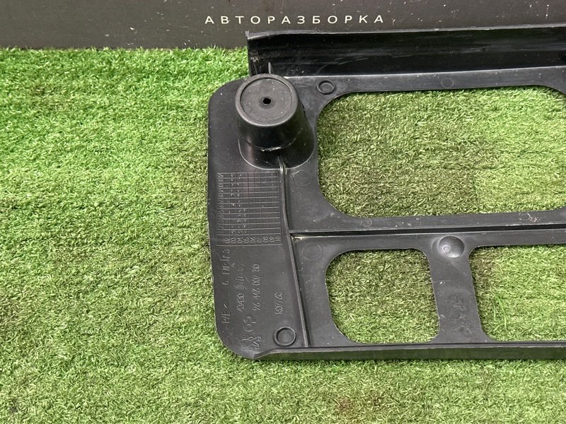 Кронштейн бампера Peugeot 407