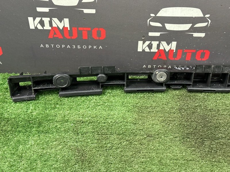 Кронштейн заднего бампера центральный Chevrolet Cruze J300