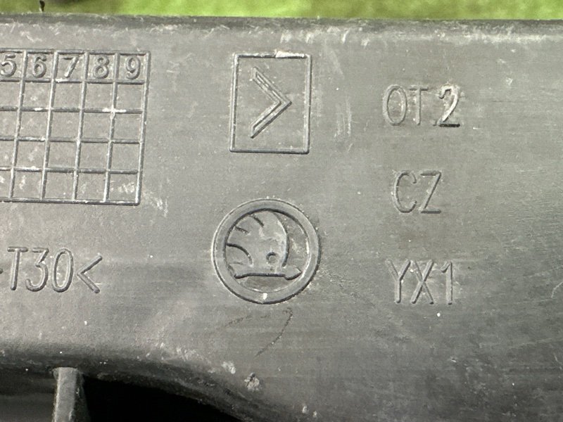 Кронштейн бампера Skoda Octavia A5