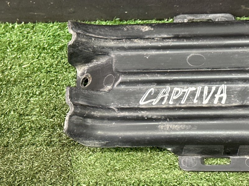 Направляющая решетки бампера Chevrolet Captiva