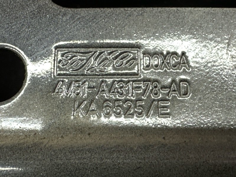 Крышка багажника Ford Focus 2