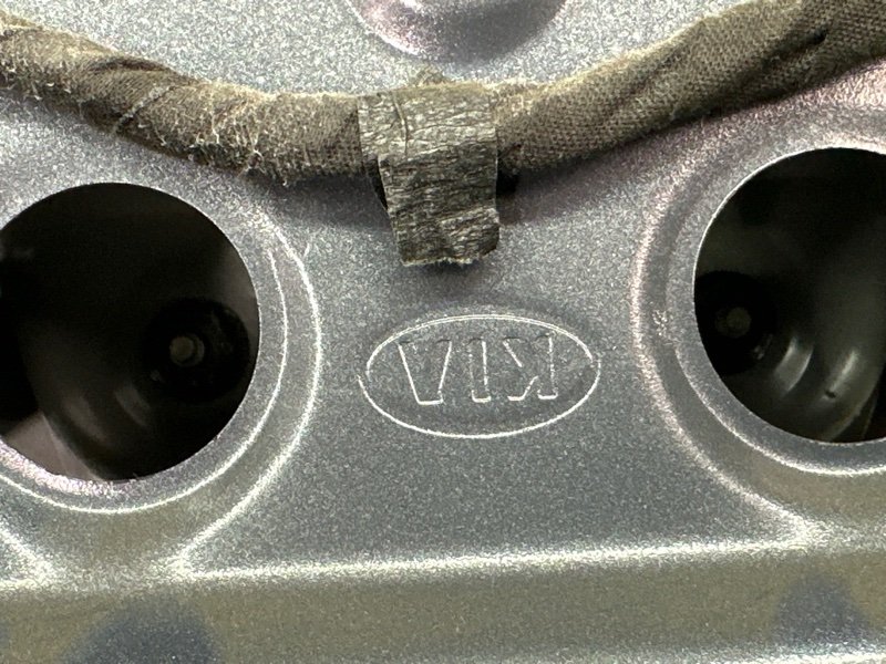 Крышка багажника Kia Ceed 1