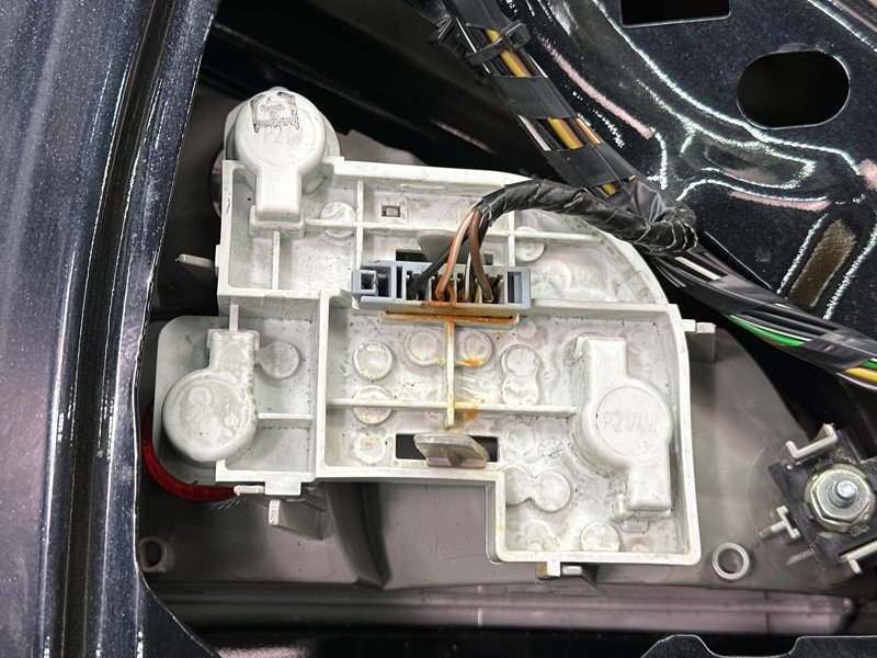 Крышка багажника Ford Mondeo 4