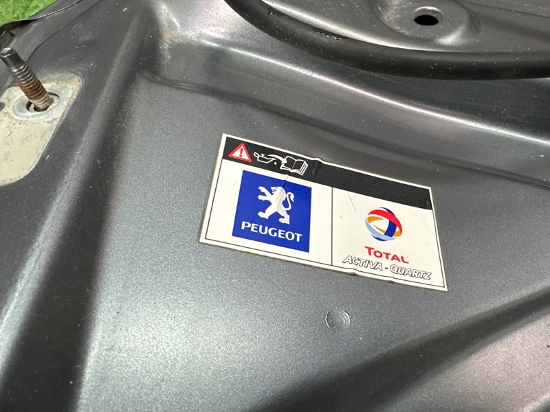 Капот Peugeot 207