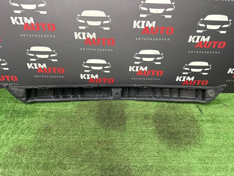 Кронштейн заднего бампера центральный Opel Astra H