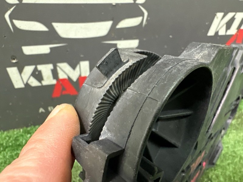 Крепление фары Skoda Octavia A5