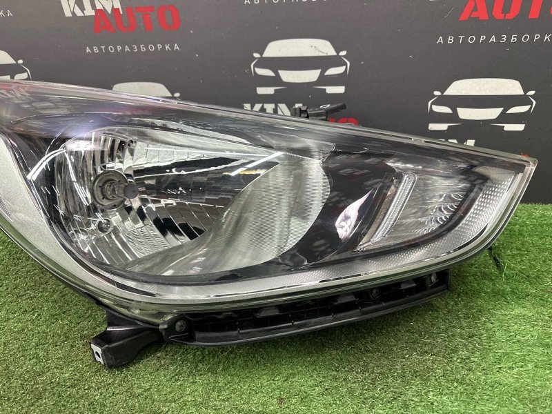 Фара Hyundai Solaris 2