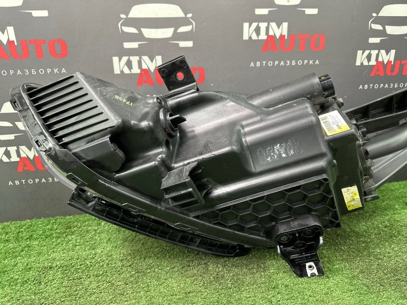 Фара Hyundai Solaris 2