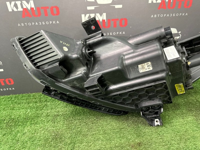 Фара Hyundai Solaris 2