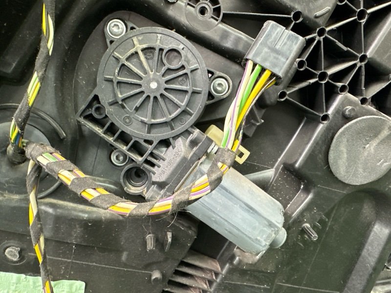 Механизм стеклоподъёмника Ford Fiesta