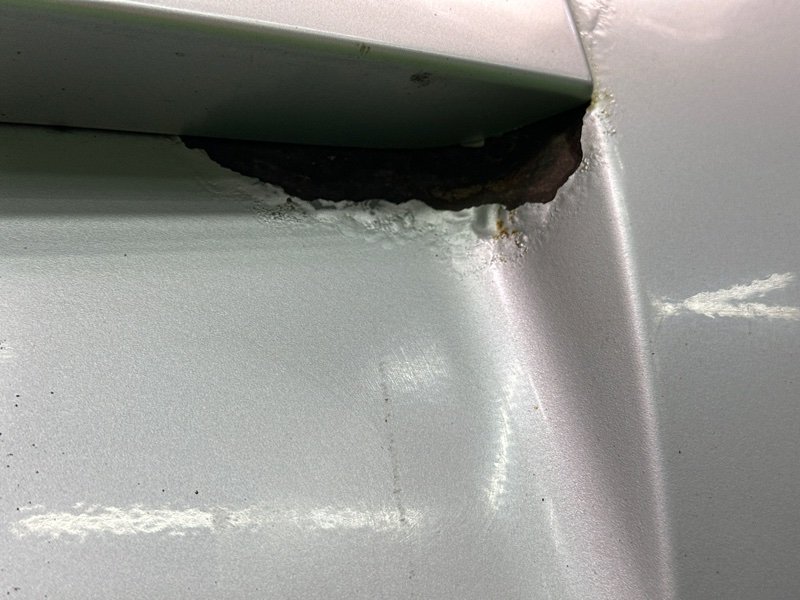 Крышка багажника Ford Mondeo 3