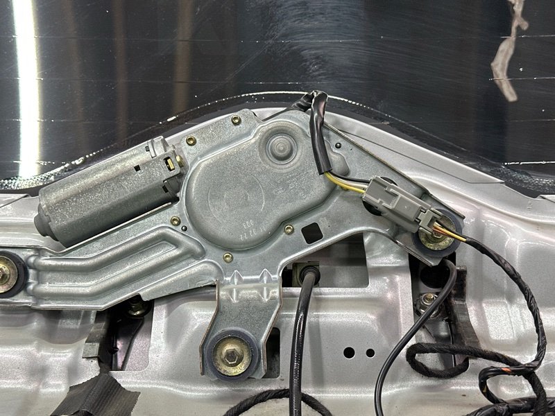 Крышка багажника Ford Mondeo 3