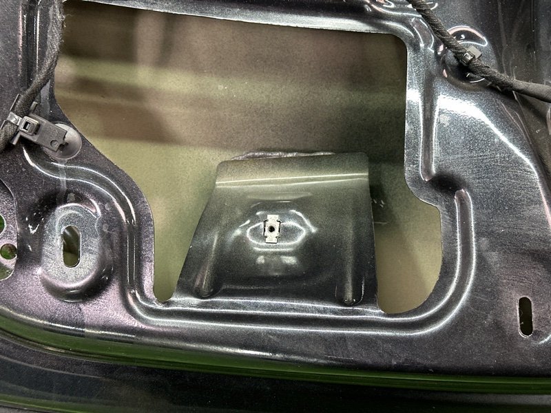 Крышка багажника Opel Astra J