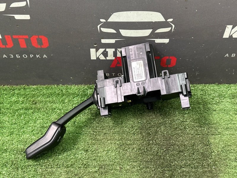 Подрулевой переключатель света Skoda Rapid 1