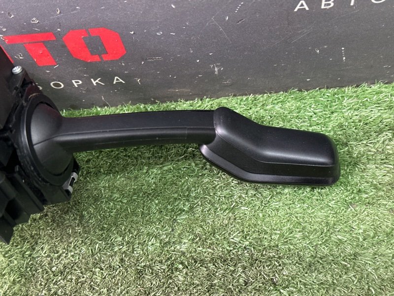 Подрулевой переключатель света Skoda Rapid 1