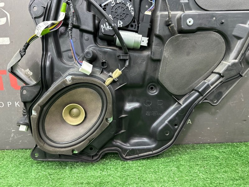 Панель двери Mazda 3 BK