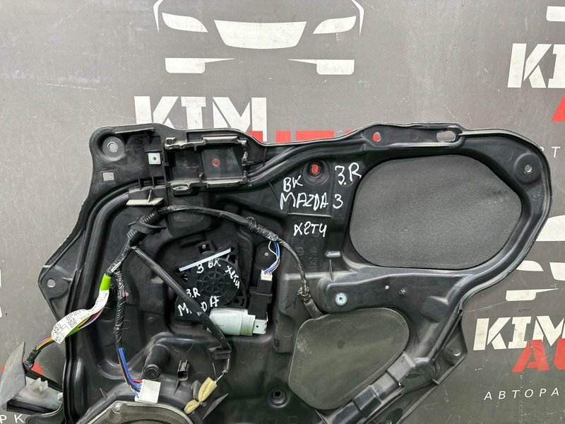 Панель двери Mazda 3 BK