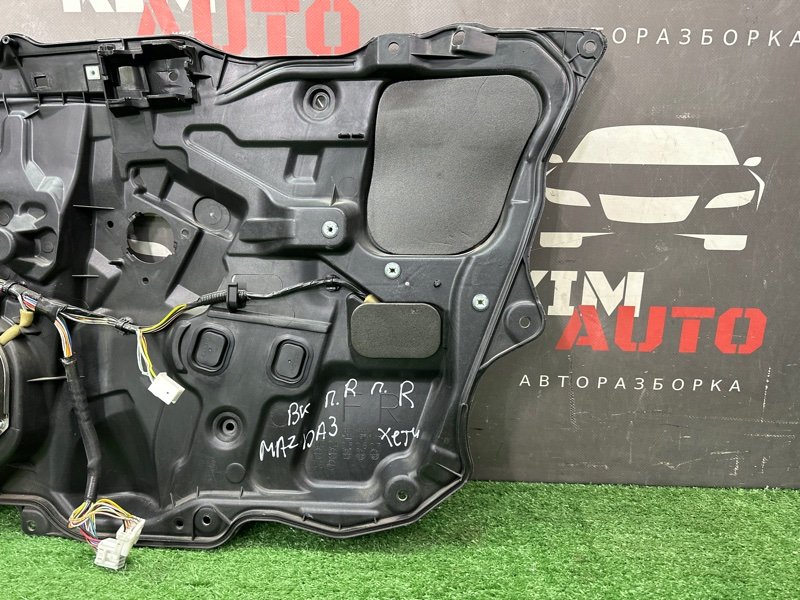 Панель двери Mazda 3 BK