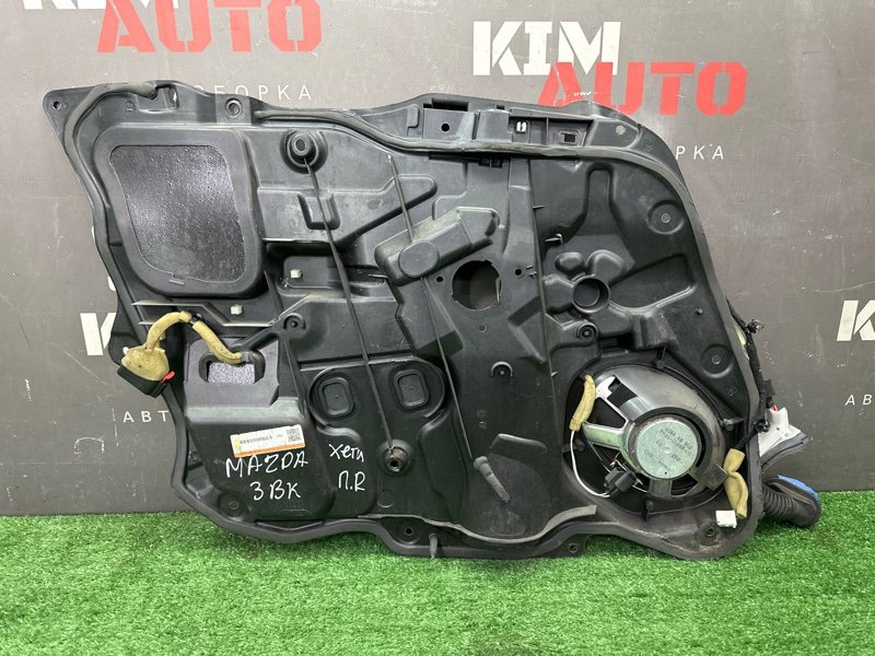 Панель двери Mazda 3 BK