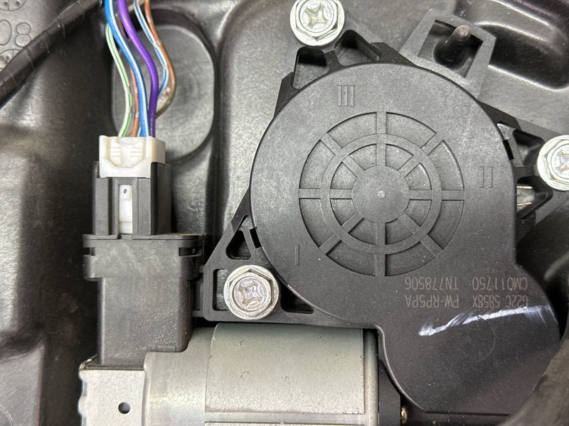 Механизм стеклоподъёмника Mazda 3 BK