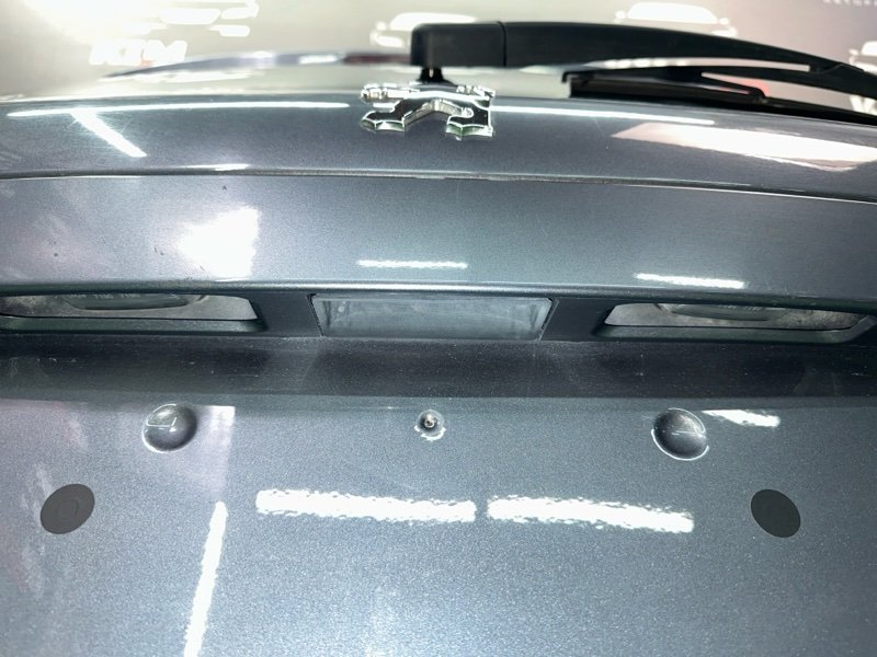 Крышка багажника Peugeot 207