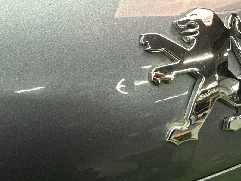 Крышка багажника Peugeot 207