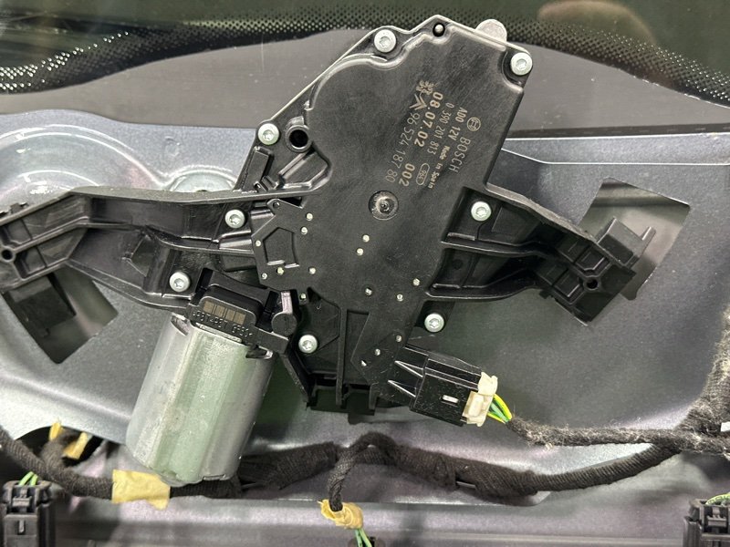 Крышка багажника Peugeot 207